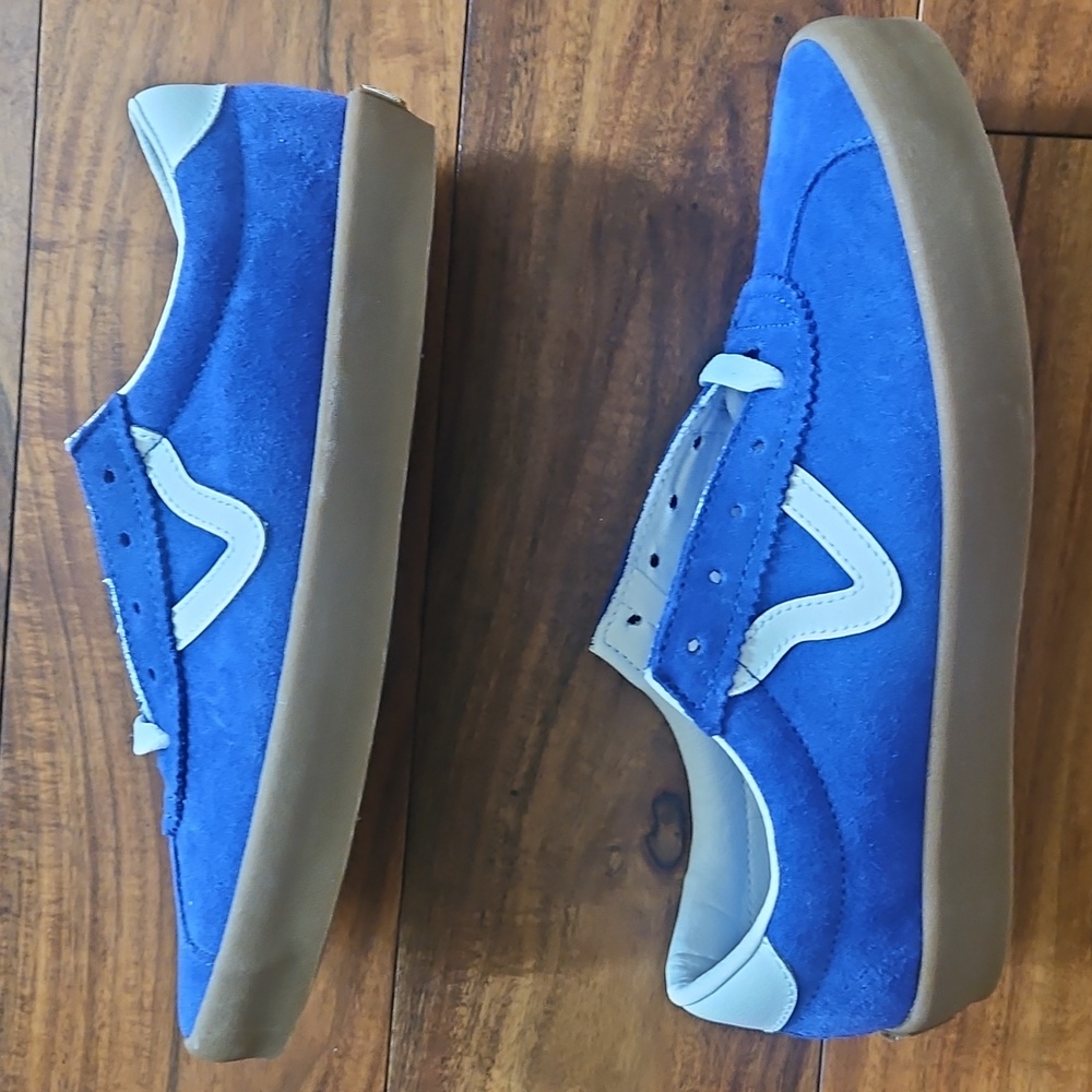 NWOT Unisex Vans Off The Wall Sneakers